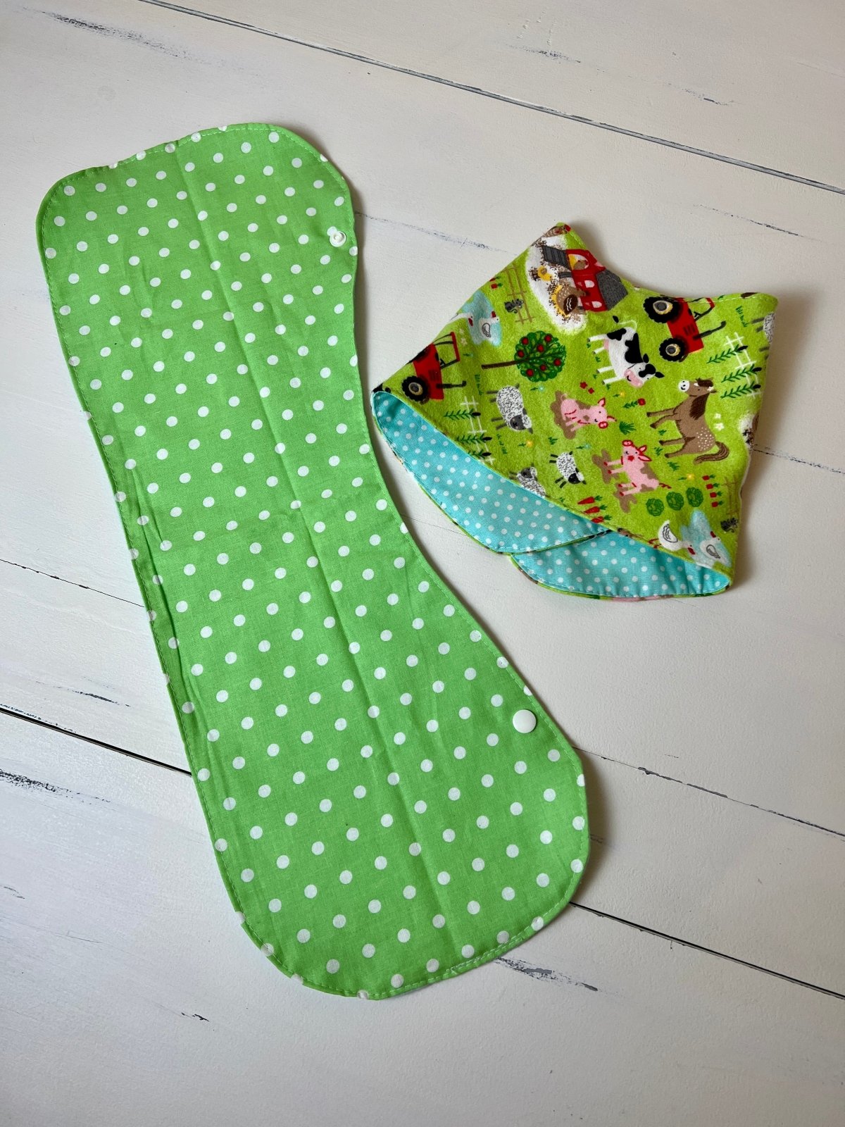 Burpy Bibs - Green Farm - The Southern Nest