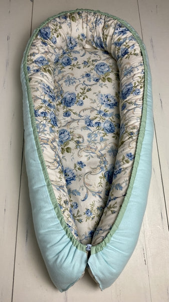 Baby Nest 0-5 mo. Blue Roses - The Southern Nest